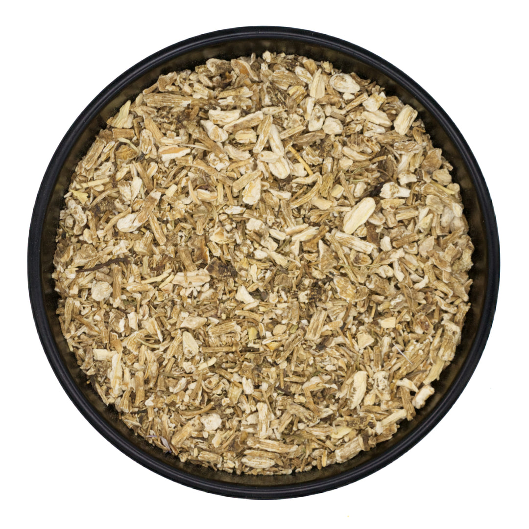 Bibernellwurzel geschnitten